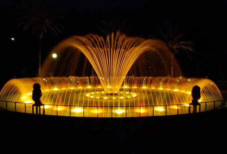 Fontana e gioco d'acqua nel laghetto - Passione in verde
